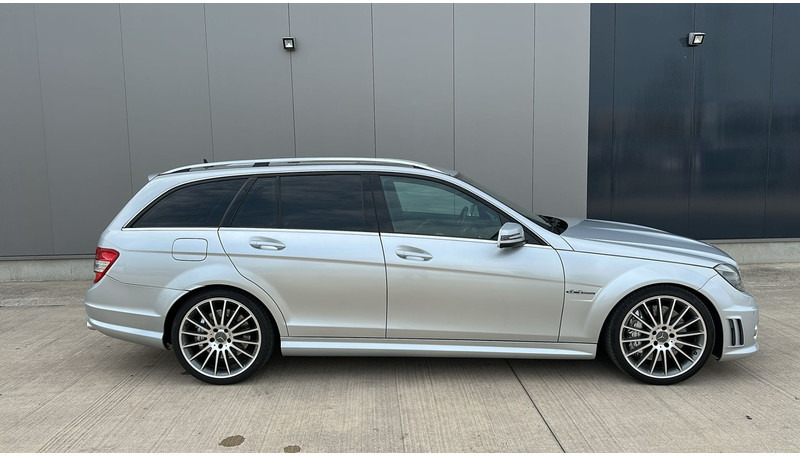 Mercedes-Benz C-Klasse 63 AMG (LICHTE VRACHT / BELGISCHE WAGEN / V8 / OPEN DAK) - מכונית: תמונה 4 Mercedes-Benz C-Klasse 63 AMG (LICHTE VRACHT / BELGISCHE WAGEN / V8 / OPEN DAK) - מכונית: תמונה 4
