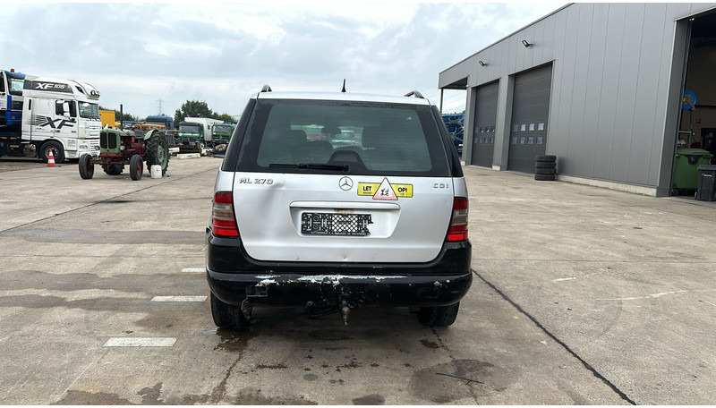 Mercedes-Benz M-Klasse ML 270 CDI - מכונית: תמונה 5 Mercedes-Benz M-Klasse ML 270 CDI - מכונית: תמונה 5