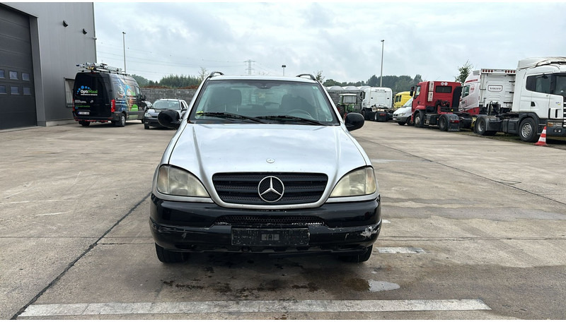 Mercedes-Benz M-Klasse ML 270 CDI - SUV: תמונה 2 Mercedes-Benz M-Klasse ML 270 CDI - SUV: תמונה 2