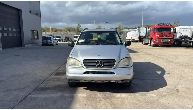 Mercedes-Benz M-Klasse ML 270 CDI - SUV: תמונה 2 Mercedes-Benz M-Klasse ML 270 CDI - SUV: תמונה 2