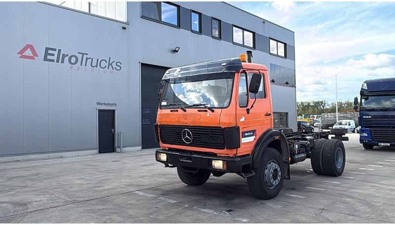 Mercedes-Benz SK 1622 (4X4 / LAMES / GRAND PONT / V6 / BIG AXLE / POMPE MANUELLE) - משאית עם שלדת תא: תמונה 1 Mercedes-Benz SK 1622 (4X4 / LAMES / GRAND PONT / V6 / BIG AXLE / POMPE MANUELLE) - משאית עם שלדת תא: תמונה 1