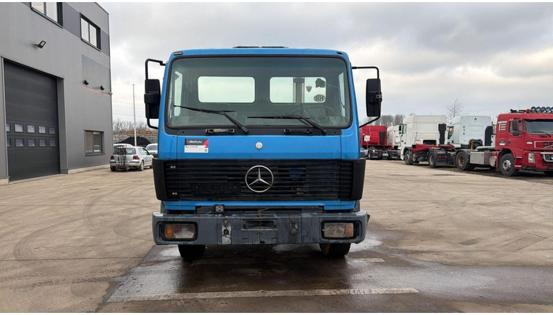 Mercedes-Benz SK 1722 (V6 / LAMES / STEEL SUSP. / BOITE MANUELLE / MANUAL GEARBOX) - משאית עם שלדת תא: תמונה 2 Mercedes-Benz SK 1722 (V6 / LAMES / STEEL SUSP. / BOITE MANUELLE / MANUAL GEARBOX) - משאית עם שלדת תא: תמונה 2