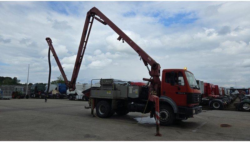 Mercedes-Benz SK 1824 (V6 / LAMES / GRAND PONT / PUTZMEISTER 24M/ JOYSTICK / RADIO) - משאית משאבת בטון: תמונה 2 Mercedes-Benz SK 1824 (V6 / LAMES / GRAND PONT / PUTZMEISTER 24M/ JOYSTICK / RADIO) - משאית משאבת בטון: תמונה 2