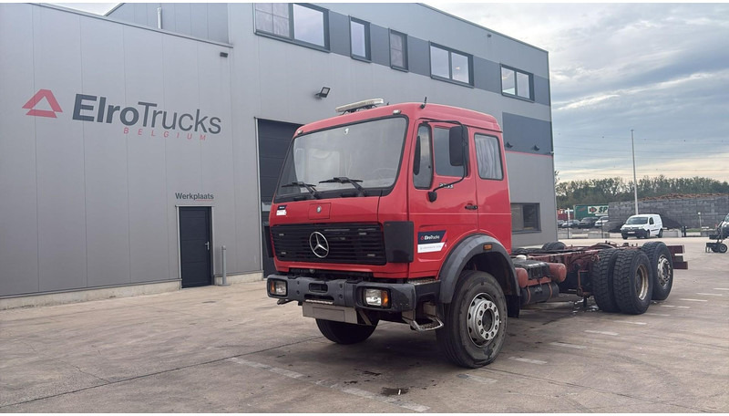 Mercedes-Benz SK 2233 (GRAND PONT / V8 AVEC 2X TURBO / BIG AXLE) - משאית עם שלדת תא: תמונה 1 Mercedes-Benz SK 2233 (GRAND PONT / V8 AVEC 2X TURBO / BIG AXLE) - משאית עם שלדת תא: תמונה 1