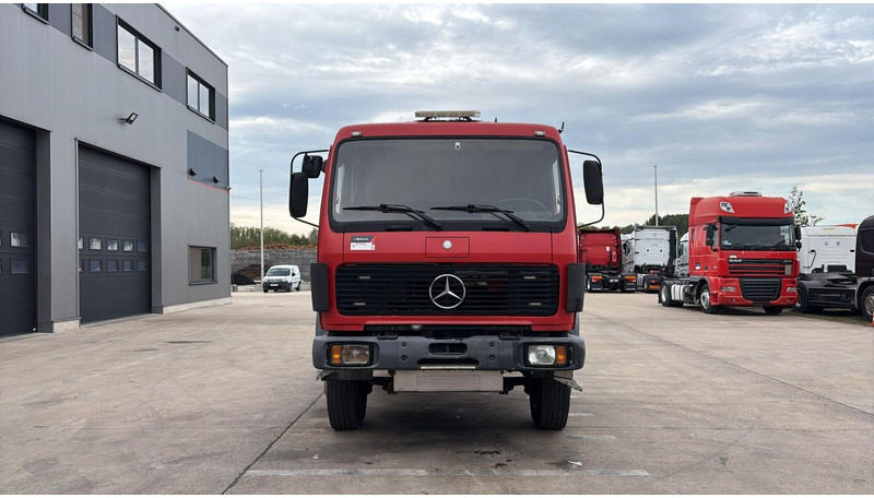 Mercedes-Benz SK 2233 (GRAND PONT / V8 AVEC 2X TURBO / BIG AXLE) - משאית עם שלדת תא: תמונה 2 Mercedes-Benz SK 2233 (GRAND PONT / V8 AVEC 2X TURBO / BIG AXLE) - משאית עם שלדת תא: תמונה 2