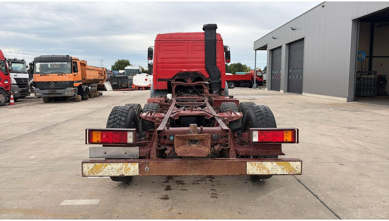 Mercedes-Benz SK 2233 (GRAND PONT / V8 AVEC 2X TURBO / BIG AXLE) - משאית עם שלדת תא: תמונה 5 Mercedes-Benz SK 2233 (GRAND PONT / V8 AVEC 2X TURBO / BIG AXLE) - משאית עם שלדת תא: תמונה 5