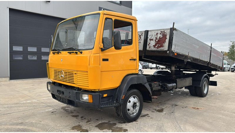 Mercedes-Benz SK 814 (MANUAL PUMP / POMPE MANUELLE / LAMES) - מזהיר: תמונה 1 Mercedes-Benz SK 814 (MANUAL PUMP / POMPE MANUELLE / LAMES) - מזהיר: תמונה 1