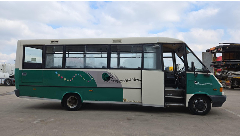 Mercedes-Benz Vario 614 (BELGIAN BUS / 34 SEATS / MANUAL PUMP / LAMES / STEEL SUSP.) - אוטובוס עירוני: תמונה 4 Mercedes-Benz Vario 614 (BELGIAN BUS / 34 SEATS / MANUAL PUMP / LAMES / STEEL SUSP.) - אוטובוס עירוני: תמונה 4