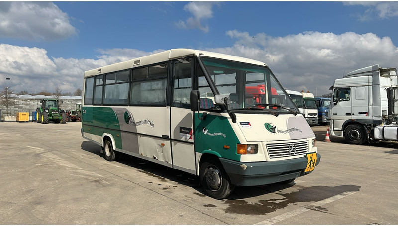 Mercedes-Benz Vario 614 (BELGIAN BUS / MANUAL PUMP / POMPE MANUELLE / BOITE MANUELLE / LAMES) - אוטובוס עירוני: תמונה 3 Mercedes-Benz Vario 614 (BELGIAN BUS / MANUAL PUMP / POMPE MANUELLE / BOITE MANUELLE / LAMES) - אוטובוס עירוני: תמונה 3