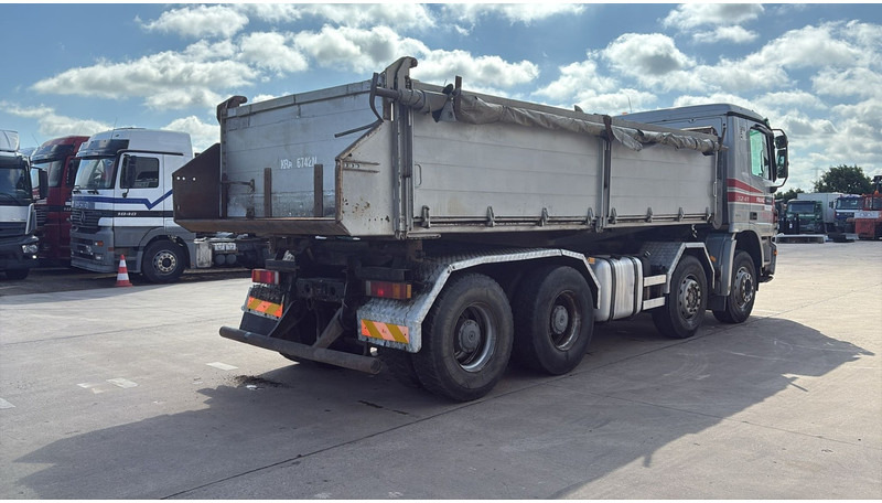 Mercedes-Benz actros 3241 (8X4 / LAMES / GRAND PONT / GRAND BENNE / 3 PONTS / TRES BONNE ETAT) - מזהיר: תמונה 5 Mercedes-Benz actros 3241 (8X4 / LAMES / GRAND PONT / GRAND BENNE / 3 PONTS / TRES BONNE ETAT) - מזהיר: תמונה 5