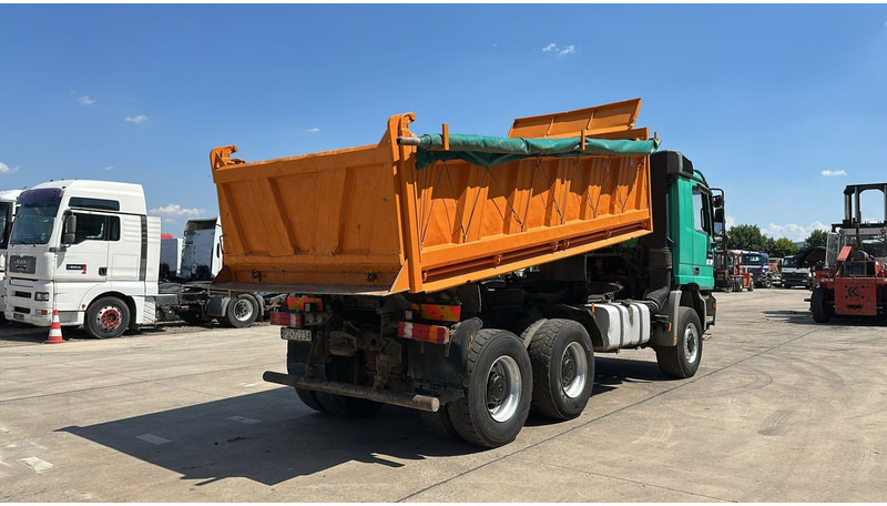 Mercedes-Benz actros 3340 (EPS / 6X6 / 3 PEDALES / LAMES / GRAND PONT / BIG AXLE / TRES PROPRE) - מזהיר: תמונה 5 Mercedes-Benz actros 3340 (EPS / 6X6 / 3 PEDALES / LAMES / GRAND PONT / BIG AXLE / TRES PROPRE) - מזהיר: תמונה 5