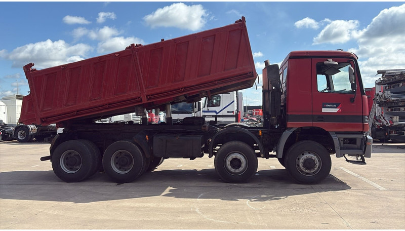 Mercedes-Benz actros 4140 (EPS / 8X6 / LAMES / GRAND PONT / GRAND BENNE / 3 PONTS / TRES BONNE ETAT) - מזהיר: תמונה 4 Mercedes-Benz actros 4140 (EPS / 8X6 / LAMES / GRAND PONT / GRAND BENNE / 3 PONTS / TRES BONNE ETAT) - מזהיר: תמונה 4