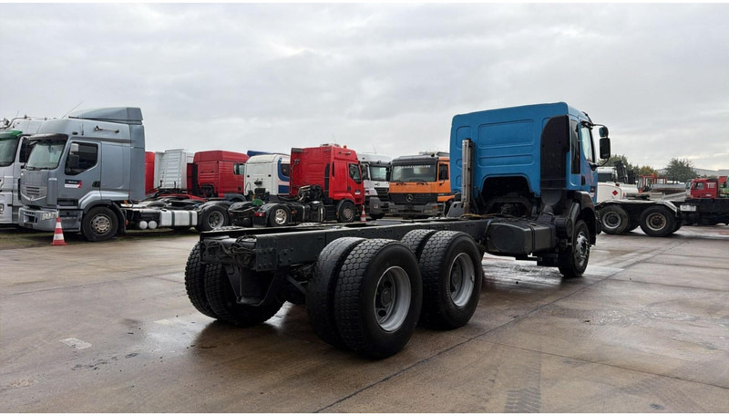 Renault KERAX 420 (LAMES / GRAND PONT / STEEL SUSP. / BIG AXLE / MANUAL GEARBOX / BOITE MANUELLE) - משאית עם שלדת תא: תמונה 4 Renault KERAX 420 (LAMES / GRAND PONT / STEEL SUSP. / BIG AXLE / MANUAL GEARBOX / BOITE MANUELLE) - משאית עם שלדת תא: תמונה 4