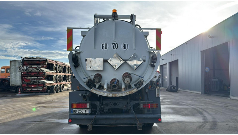 Renault Kerax 370 (10970L / CAMION FRANCAIS / VIDANGEUR / 6X4 / LAMES / GRAND PONT) - משאית ואקום: תמונה 5 Renault Kerax 370 (10970L / CAMION FRANCAIS / VIDANGEUR / 6X4 / LAMES / GRAND PONT) - משאית ואקום: תמונה 5