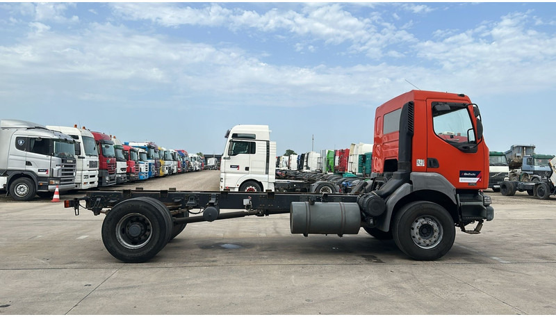 Renault Kerax 370 (GRAND PONT / LAMES / PROPRE / BOITE MANUELLE / STEEL SUSP.) - משאית עם שלדת תא: תמונה 3 Renault Kerax 370 (GRAND PONT / LAMES / PROPRE / BOITE MANUELLE / STEEL SUSP.) - משאית עם שלדת תא: תמונה 3