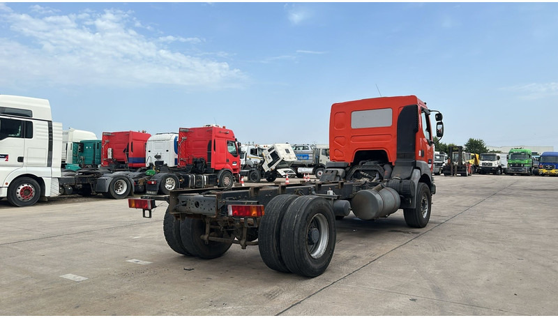 Renault Kerax 370 (GRAND PONT / LAMES / PROPRE / BOITE MANUELLE / STEEL SUSP.) - משאית עם שלדת תא: תמונה 4 Renault Kerax 370 (GRAND PONT / LAMES / PROPRE / BOITE MANUELLE / STEEL SUSP.) - משאית עם שלדת תא: תמונה 4