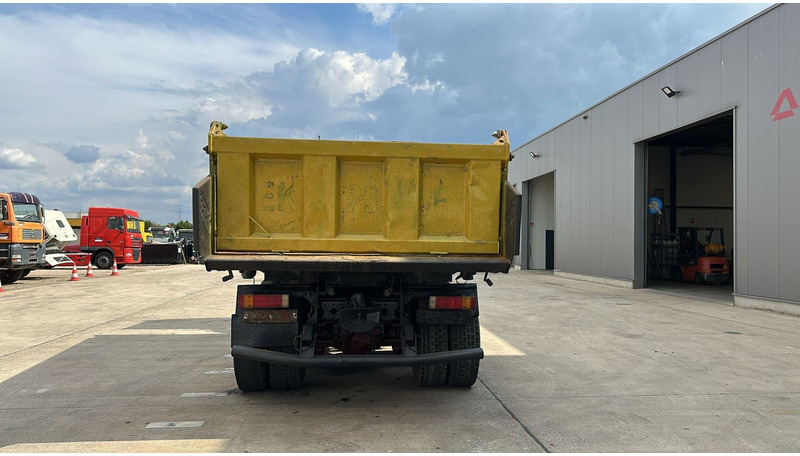Renault Kerax 385 (POMPE MANUELLE / MANUAL PUMP / 6X4 / LAMES / GRAND PONT) - מזהיר: תמונה 5 Renault Kerax 385 (POMPE MANUELLE / MANUAL PUMP / 6X4 / LAMES / GRAND PONT) - מזהיר: תמונה 5