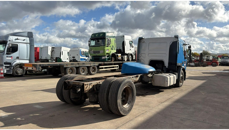 Renault Premium 320 (BOITE MANUELLE / MANUAL GEARBOX) - משאית עם שלדת תא: תמונה 4 Renault Premium 320 (BOITE MANUELLE / MANUAL GEARBOX) - משאית עם שלדת תא: תמונה 4