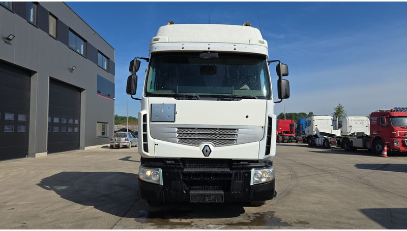 Renault Premium 450 DXI (BOITE MANUELLE / MANUAL GEARBOX / 6X2 / LAMES DEVANT) - משאית עם שלדת תא: תמונה 2 Renault Premium 450 DXI (BOITE MANUELLE / MANUAL GEARBOX / 6X2 / LAMES DEVANT) - משאית עם שלדת תא: תמונה 2