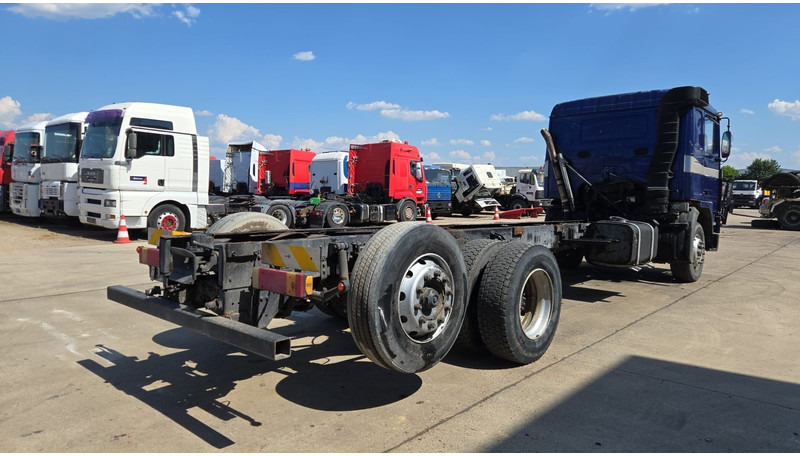 Volvo F 12 - 360 (FULL STEEL SUSPENSION / MANUAL PUMP / SUSP. LAMES / 6X2) - משאית עם שלדת תא: תמונה 5 Volvo F 12 - 360 (FULL STEEL SUSPENSION / MANUAL PUMP / SUSP. LAMES / 6X2) - משאית עם שלדת תא: תמונה 5