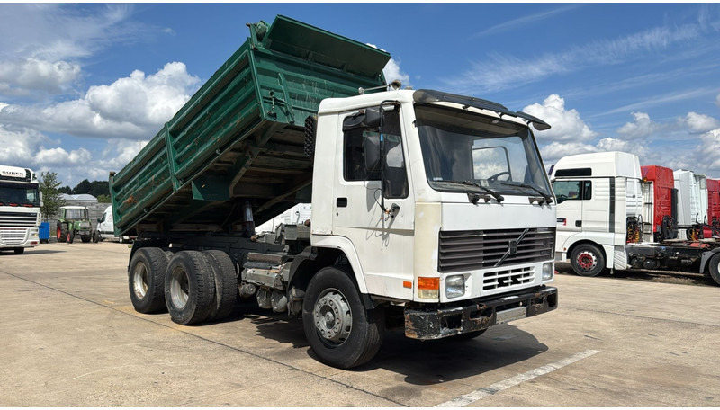 Volvo FL 10 - 280 (LAMES / POMPE MANUELLE / MANUAL PUMP / 6X4 / STEEL SUSP.) - מזהיר: תמונה 2 Volvo FL 10 - 280 (LAMES / POMPE MANUELLE / MANUAL PUMP / 6X4 / STEEL SUSP.) - מזהיר: תמונה 2