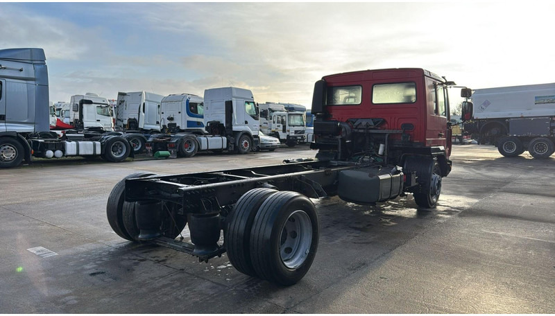 Volvo FL 220 (MANUAL GEARBOX / BOITE MANUELLE) - משאית עם שלדת תא: תמונה 4 Volvo FL 220 (MANUAL GEARBOX / BOITE MANUELLE) - משאית עם שלדת תא: תמונה 4