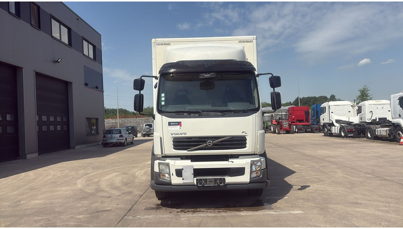 Volvo FL 260 (LIFT 2000 KG / PERFECT BELGIAN TRUCK / 18 TON / EURO 5) - משאית תיבה: תמונה 2 Volvo FL 260 (LIFT 2000 KG / PERFECT BELGIAN TRUCK / 18 TON / EURO 5) - משאית תיבה: תמונה 2