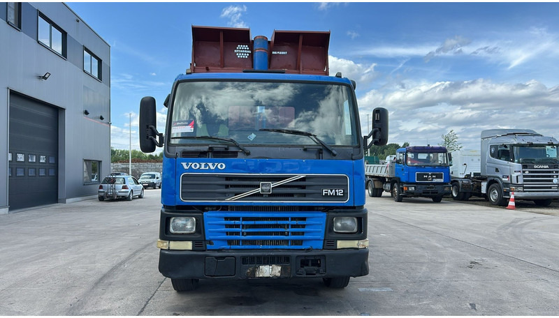 Volvo FM 12 - 340 (MANUAL GEARBOX / STEEL SUSPENSION / LAMES / BOITE MANUELLE) - מזהיר: תמונה 2 Volvo FM 12 - 340 (MANUAL GEARBOX / STEEL SUSPENSION / LAMES / BOITE MANUELLE) - מזהיר: תמונה 2