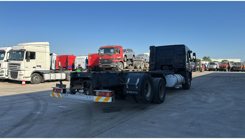 Volvo FM 12 - 380 (FULL STEEL SUSP. / SUSP. LAMES / CHASSIS LONGUE / 10 TYRES / TRES BONNE ETAT) - משאית עם שלדת תא: תמונה 5 Volvo FM 12 - 380 (FULL STEEL SUSP. / SUSP. LAMES / CHASSIS LONGUE / 10 TYRES / TRES BONNE ETAT) - משאית עם שלדת תא: תמונה 5