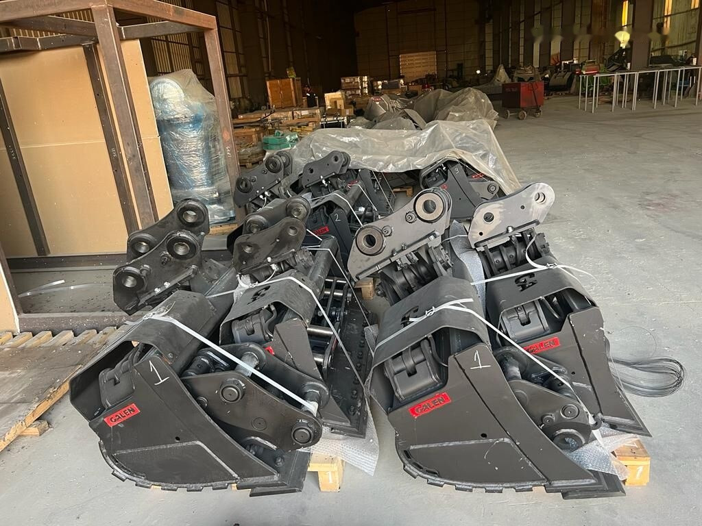 Caterpillar 320 Tilt Bucket - דלי מחפר: תמונה 3 Caterpillar 320 Tilt Bucket - דלי מחפר: תמונה 3