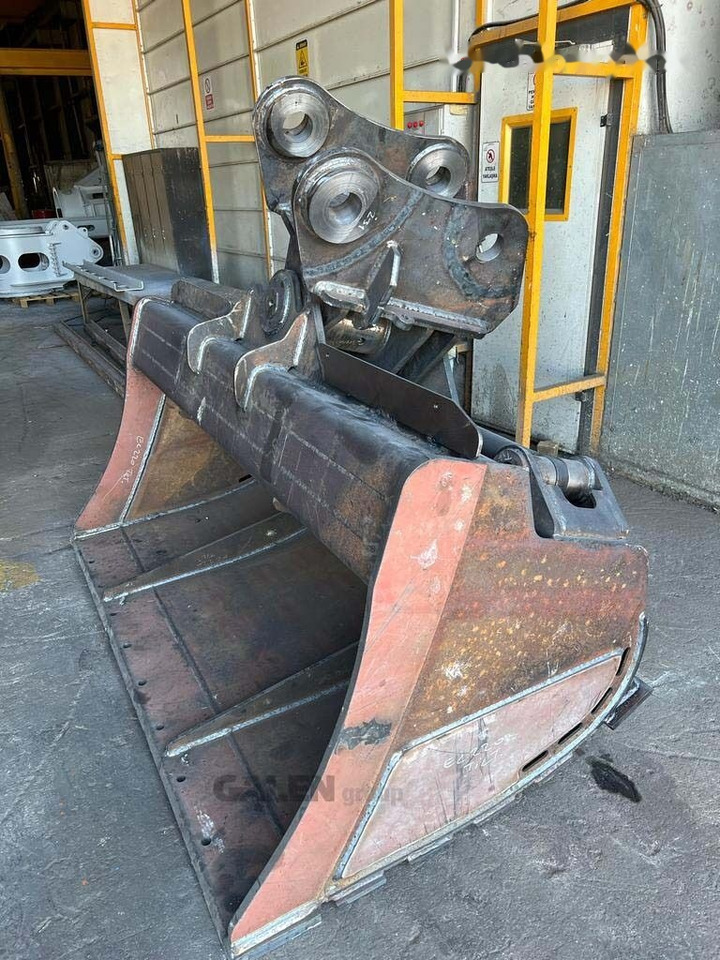 Caterpillar 320 Tilt Bucket - דלי מחפר: תמונה 2 Caterpillar 320 Tilt Bucket - דלי מחפר: תמונה 2