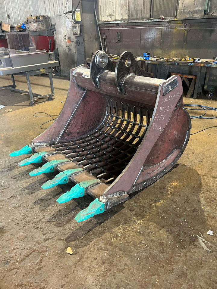 DOOSAN DX225 Sorting Bucket - דלי מיון עבור מחפר סורק: תמונה 1 DOOSAN DX225 Sorting Bucket - דלי מיון עבור מחפר סורק: תמונה 1