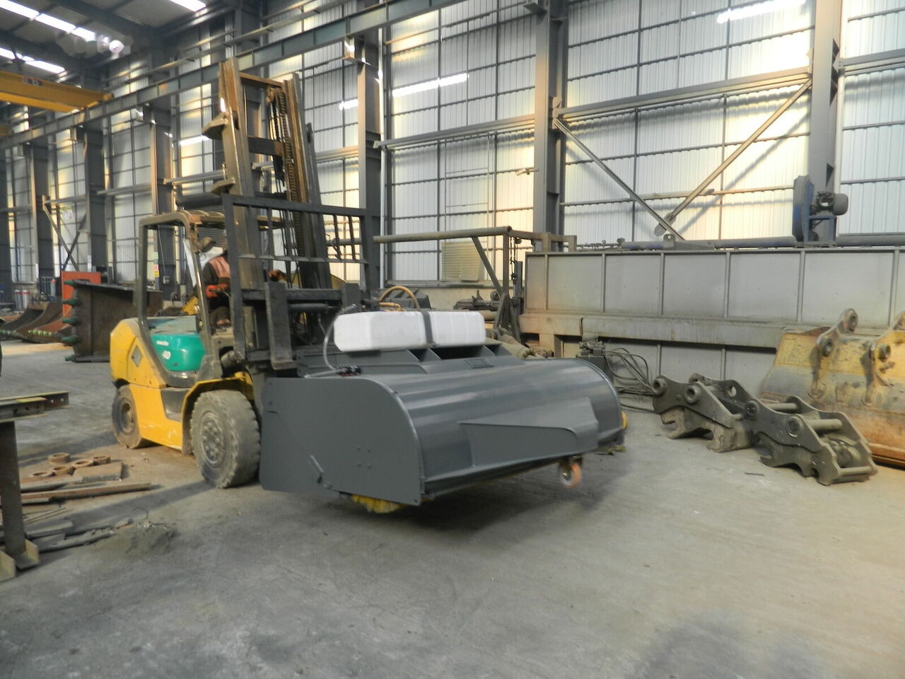 Galen New - מטאטא: תמונה 5 Galen New - מטאטא: תמונה 5