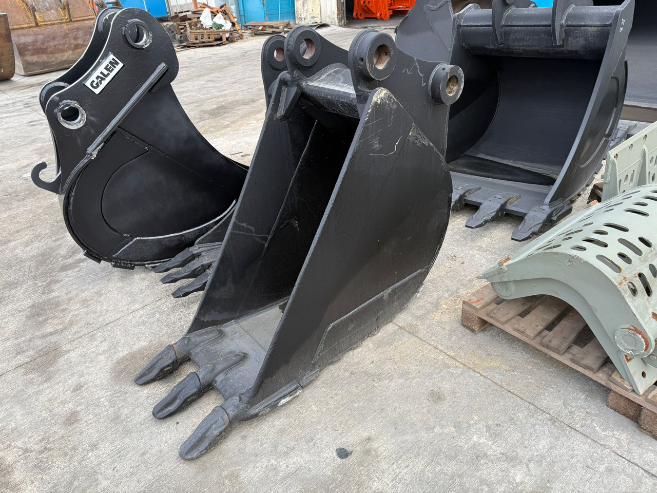 Komatsu PC200 - דלי מחפר עבור מכונת בנייה: תמונה 3 Komatsu PC200 - דלי מחפר עבור מכונת בנייה: תמונה 3