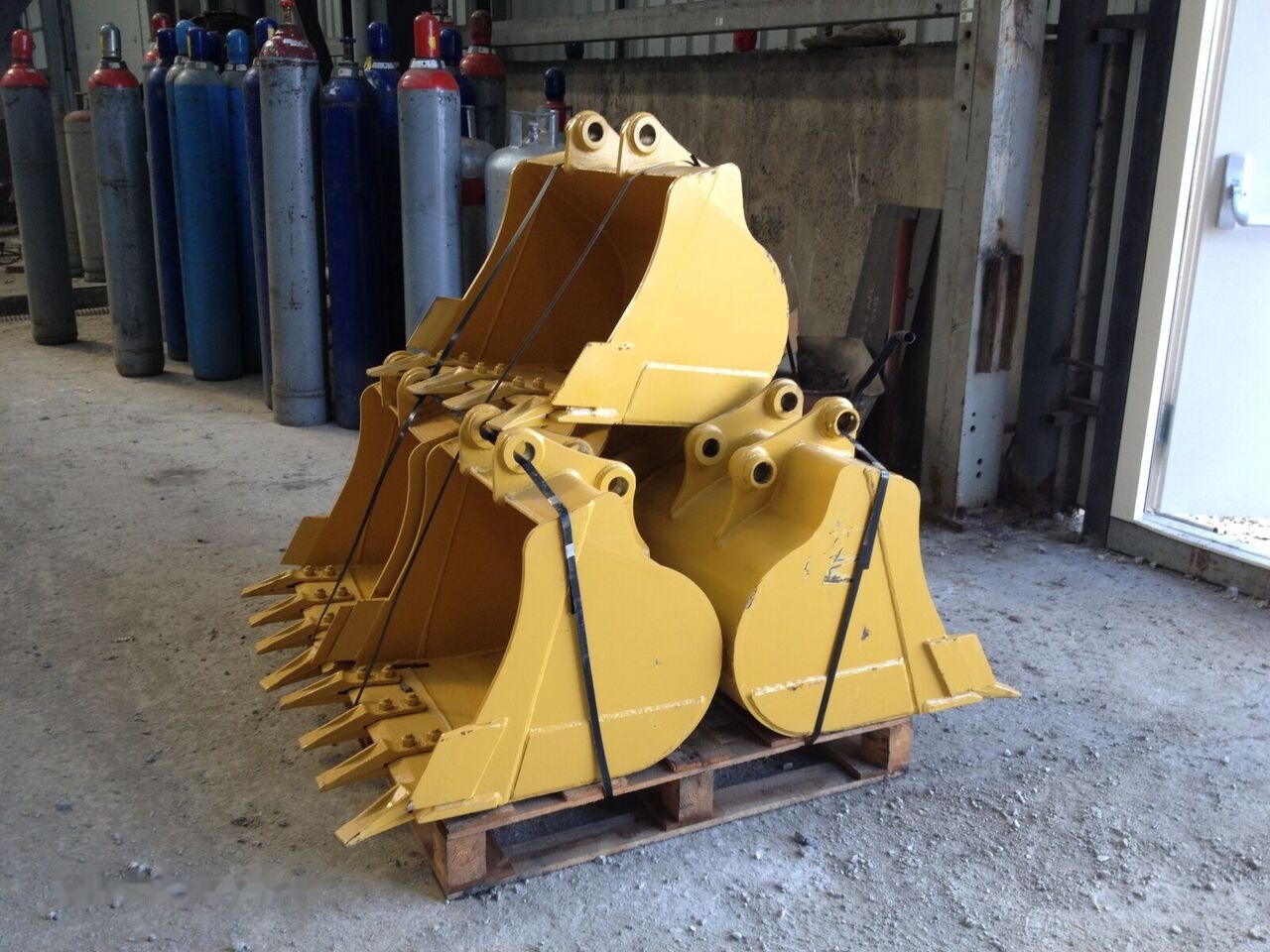 Yanmar BUCKETS - דלי מחפר: תמונה 2 Yanmar BUCKETS - דלי מחפר: תמונה 2