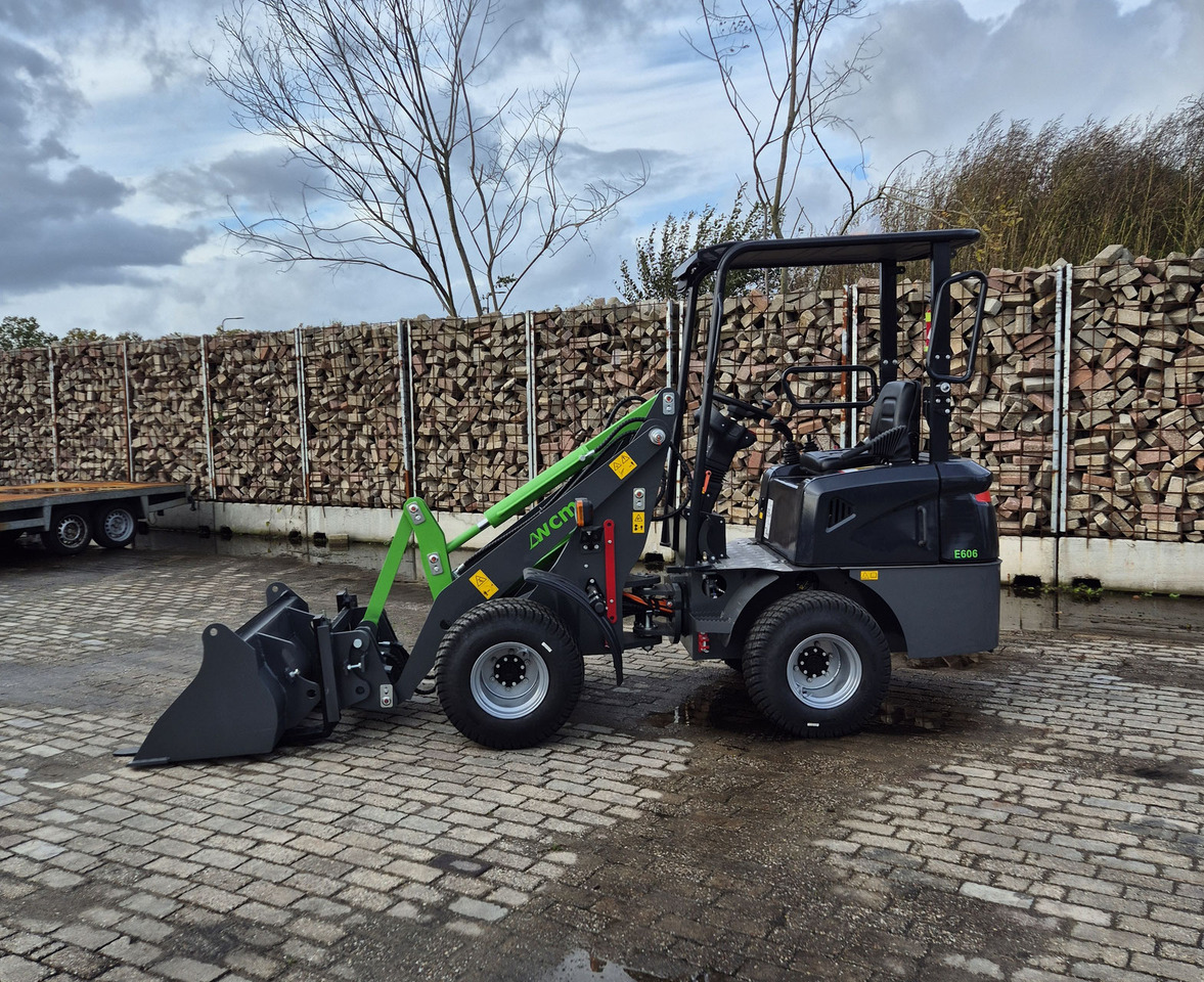 WCM-606 - מעמיס גלגלים: תמונה 3 WCM-606 - מעמיס גלגלים: תמונה 3