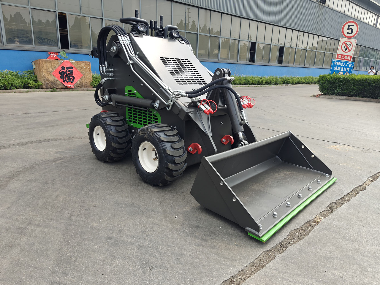 WCM-SL380 - מעמיס היגוי החלקה: תמונה 5 WCM-SL380 - מעמיס היגוי החלקה: תמונה 5