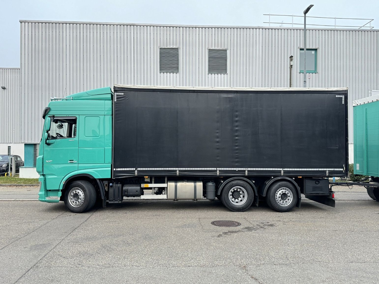 DAF XF480 6x2 Schiebeplane-Zug Bordwände Lenkachse - משאית וילונות צד: תמונה 4 DAF XF480 6x2 Schiebeplane-Zug Bordwände Lenkachse - משאית וילונות צד: תמונה 4