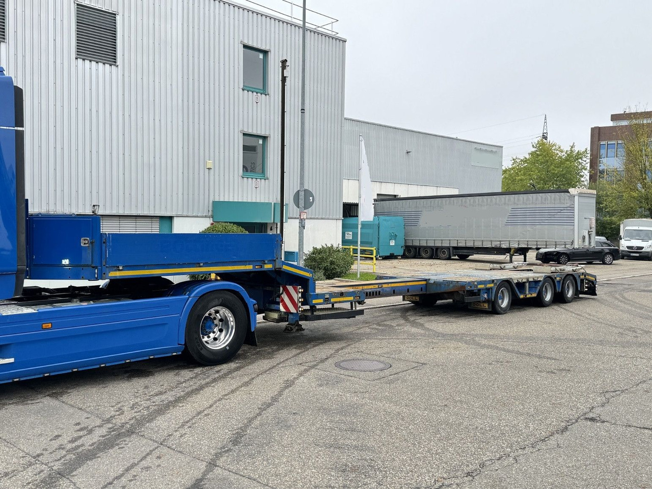 Doll S3L Tele-Tieflader+3,3m Radmulden Lift Lenkachse - סמיטריילר עם מטען נמוך: תמונה 1 Doll S3L Tele-Tieflader+3,3m Radmulden Lift Lenkachse - סמיטריילר עם מטען נמוך: תמונה 1