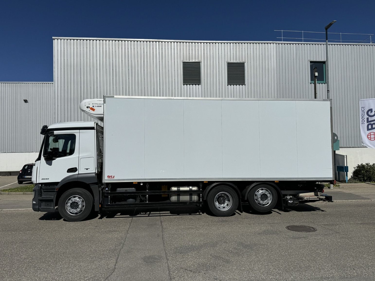 Mercedes-Benz Antos 2533L Kühlkoffer TK T-800R Lenkachse TOP - משאית קירור: תמונה 5 Mercedes-Benz Antos 2533L Kühlkoffer TK T-800R Lenkachse TOP - משאית קירור: תמונה 5
