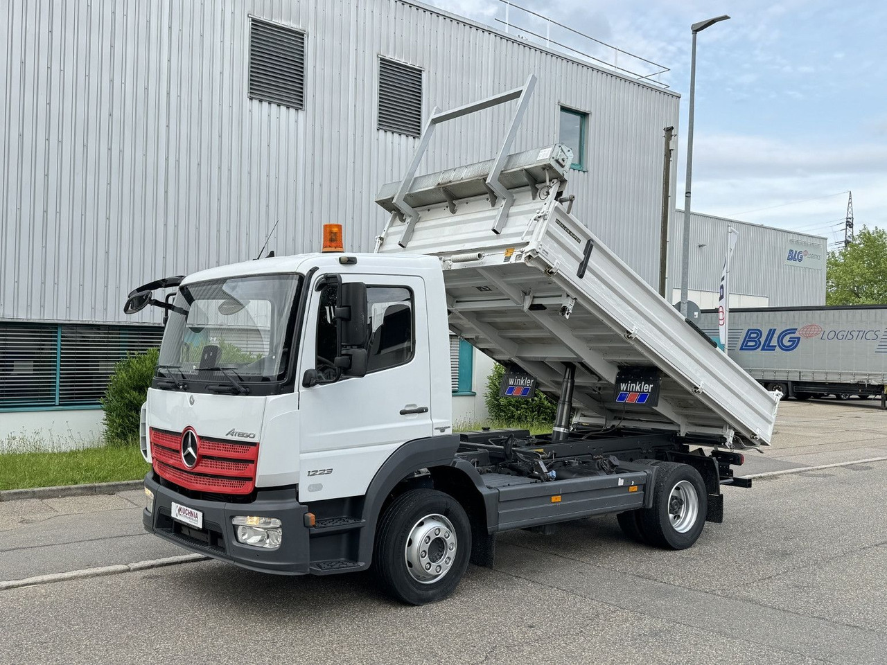 Mercedes-Benz Atego 1223 K Dreiseitenkipper 2xAHK 3-Sitze E6 - מזהיר: תמונה 1 Mercedes-Benz Atego 1223 K Dreiseitenkipper 2xAHK 3-Sitze E6 - מזהיר: תמונה 1