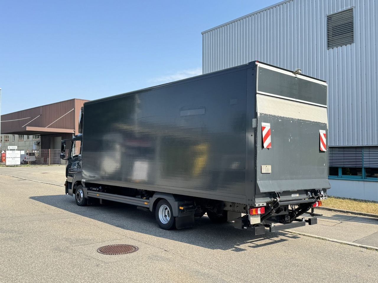 Mercedes-Benz Atego 818L Koffer 7,3m LBW Klima Automatik - כלי רכב מסחרי עם תיבה: תמונה 5 Mercedes-Benz Atego 818L Koffer 7,3m LBW Klima Automatik - כלי רכב מסחרי עם תיבה: תמונה 5