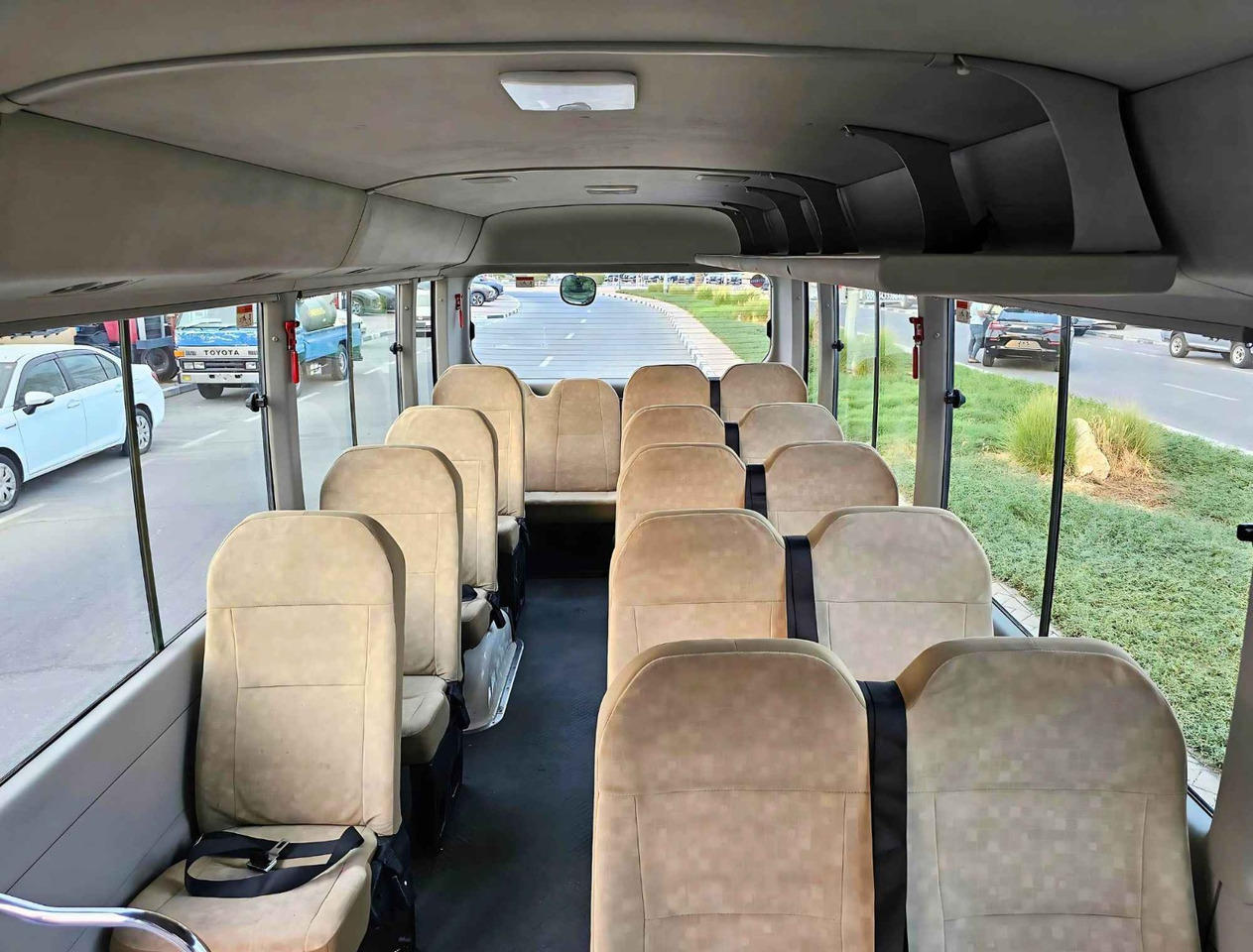 TOYOTA Coaster ... 30 places - Climatisé - מיניבוס, כלי רכב מסחרי לנוסעים: תמונה 5 TOYOTA Coaster ... 30 places - Climatisé - מיניבוס, כלי רכב מסחרי לנוסעים: תמונה 5