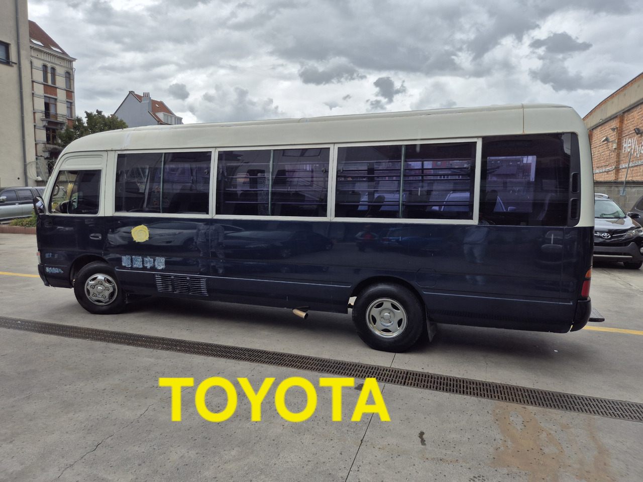 TOYOTA Coaster ... 30 places .. climatisé ....BELGIQUE - מיניבוס, כלי רכב מסחרי לנוסעים: תמונה 3 TOYOTA Coaster ... 30 places .. climatisé ....BELGIQUE - מיניבוס, כלי רכב מסחרי לנוסעים: תמונה 3