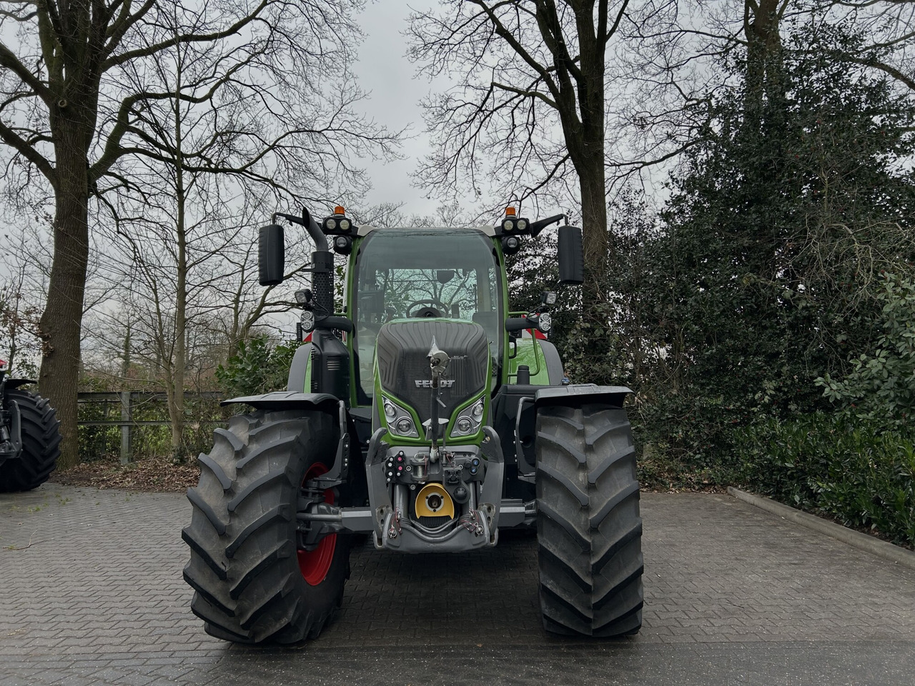 FENDT 724 Vario Gen6 ProfiPlus setting 2 - טרקטור חקלאי: תמונה 3 FENDT 724 Vario Gen6 ProfiPlus setting 2 - טרקטור חקלאי: תמונה 3