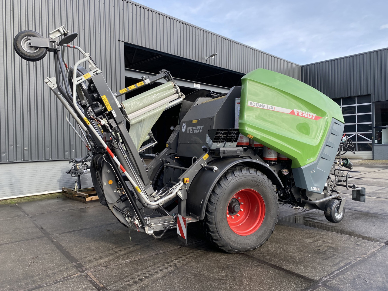 Fendt 130F Combi - עוטף צרור: תמונה 3 Fendt 130F Combi - עוטף צרור: תמונה 3