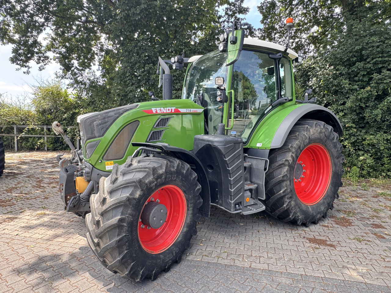 Fendt 718 Gen6 PowerPlus - טרקטור חקלאי: תמונה 1 Fendt 718 Gen6 PowerPlus - טרקטור חקלאי: תמונה 1