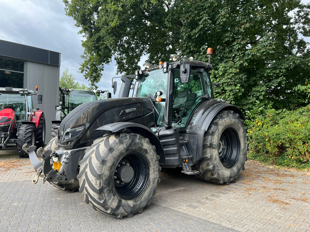 Valtra T174 Versu - טרקטור חקלאי: תמונה 1 Valtra T174 Versu - טרקטור חקלאי: תמונה 1
