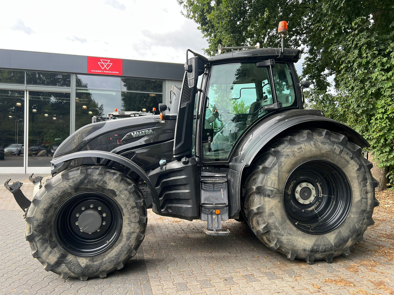 Valtra T174 Versu - טרקטור חקלאי: תמונה 2 Valtra T174 Versu - טרקטור חקלאי: תמונה 2