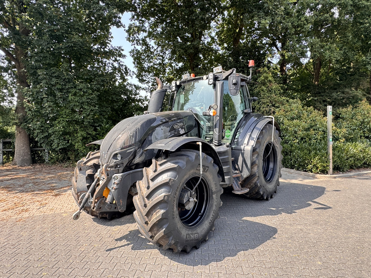 Valtra T214 Direct - טרקטור חקלאי: תמונה 1 Valtra T214 Direct - טרקטור חקלאי: תמונה 1